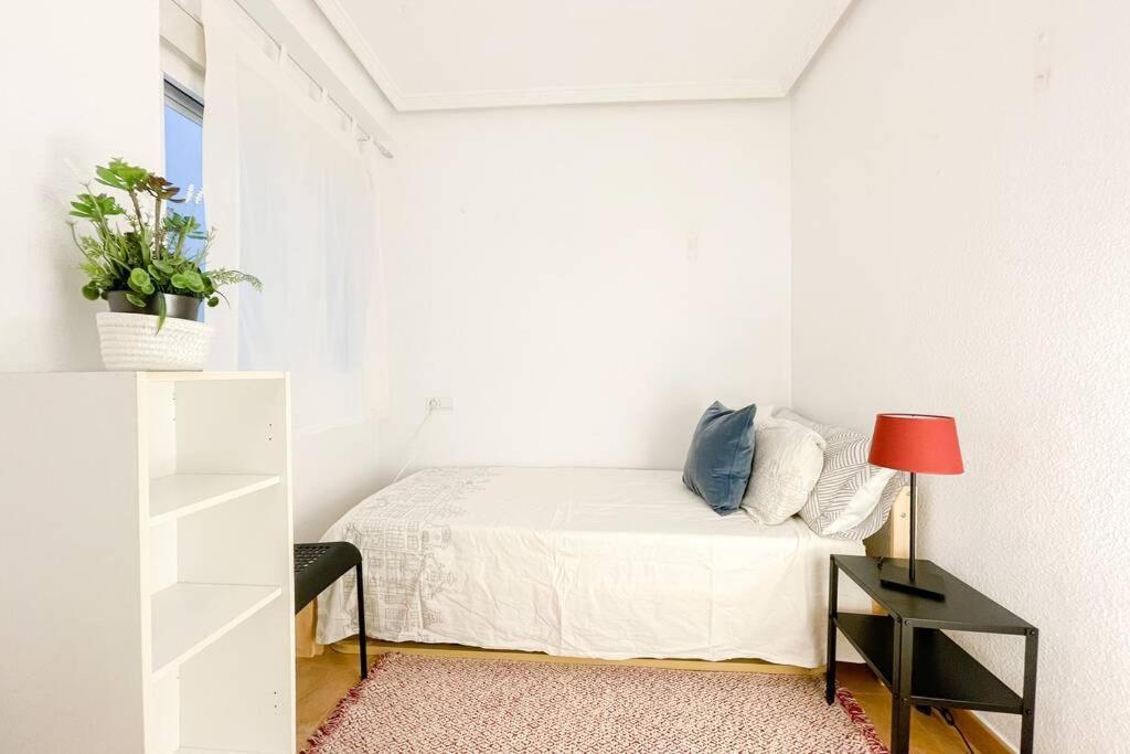 Coqueto Y Amplio Apartamento A 15 Min De La Playa Аликанте Экстерьер фото